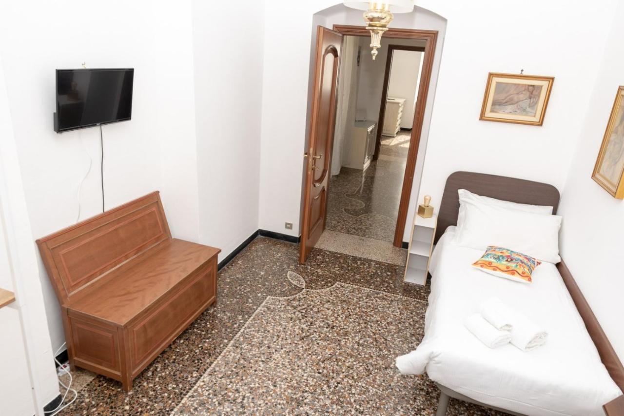 Living Sestri Airport Apartamento Génova Exterior foto
